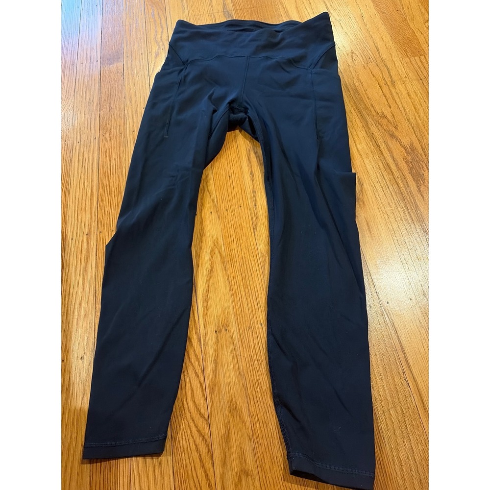 Lululemon Navy Blue High Rise Cropped Leggings with Pockets Size 4 23in Inseam